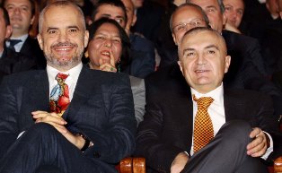 Rama: Kryebashkiaket me 3 mandate te dorehiqen, “digjen” Gjika, Zeqo dhe Nasufi Rama: Kryebashkiaket me 3 mandate te dorehiqen, “digjen” Gjika, Zeqo dhe Nasufi